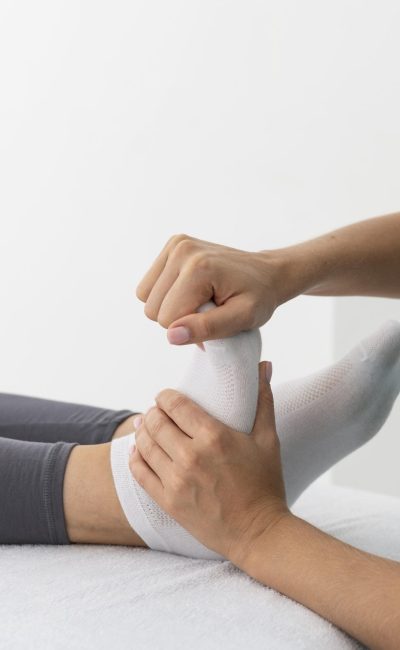 woman-having-physiotherapy-session-clinic